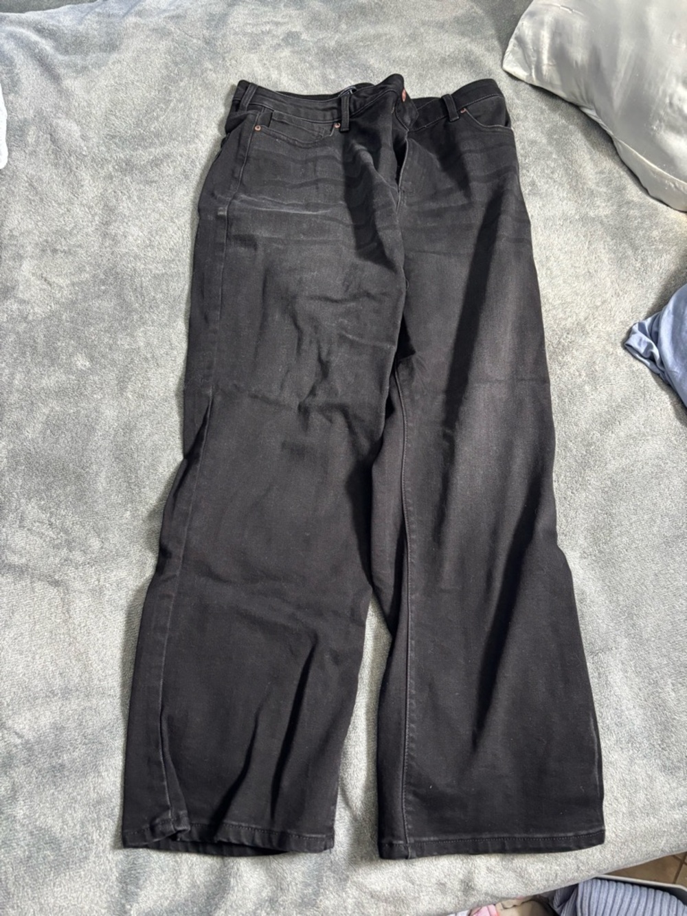 Express Women's Straight Leg Jeans in Black